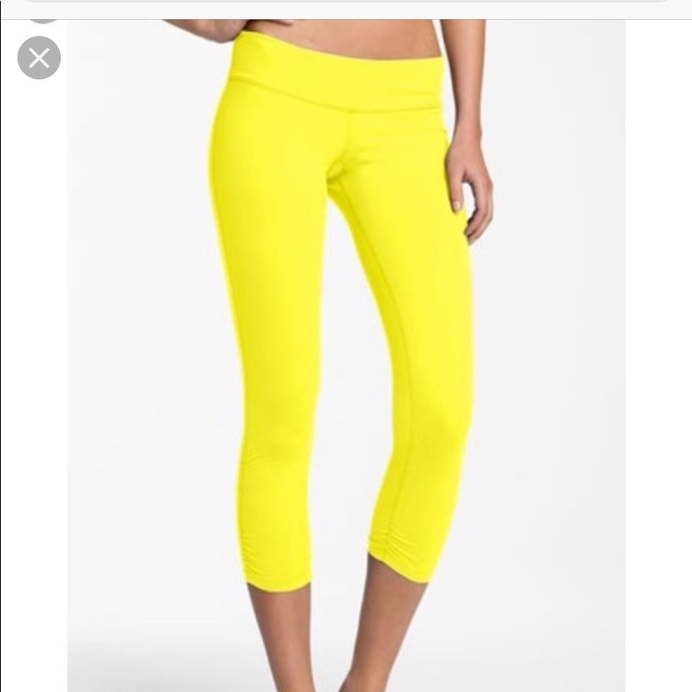 Beyond yoga gathered cropped leggings yellow sz s